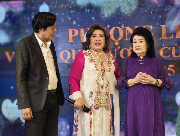 Nghệ sĩ Phượng Liên về thăm quê hương