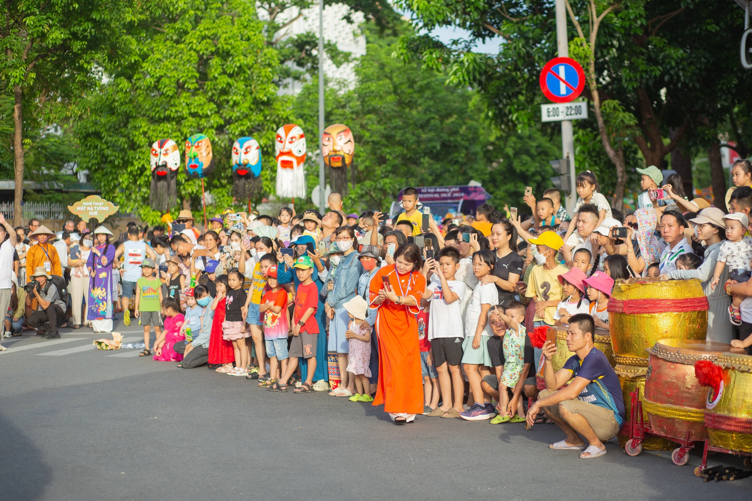 Nghệ sĩ quốc tế khuấy động đường phố cố đô Huế mùa Festival