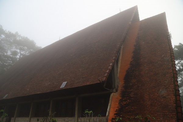 Nhà thờ Cam Ly - Khi Chúa và Yàng cùng chung một mái nhà