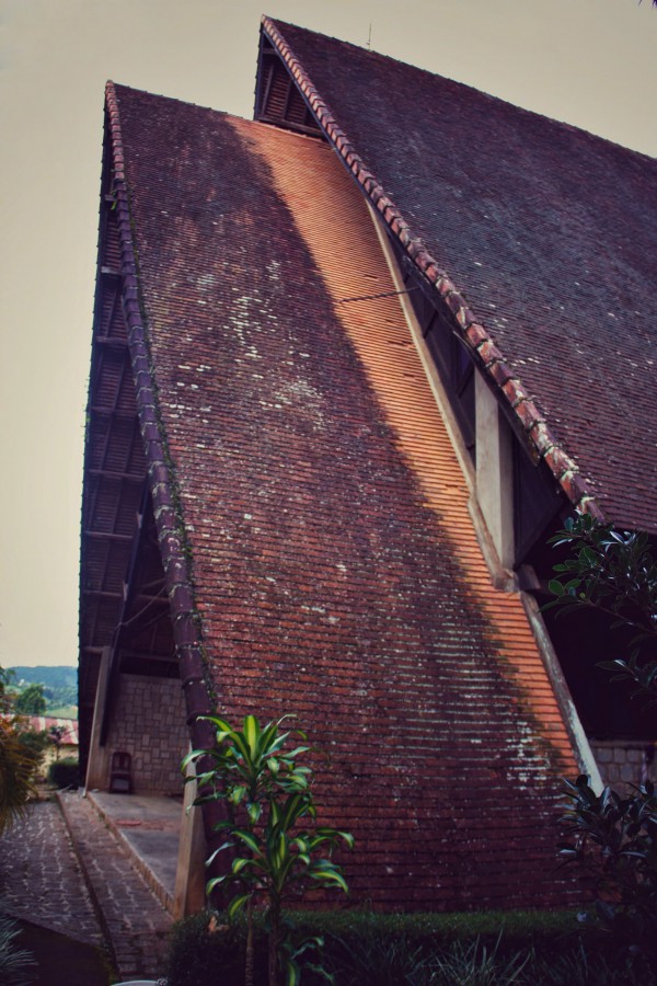 Nhà thờ Cam Ly - Khi Chúa và Yàng cùng chung một mái nhà