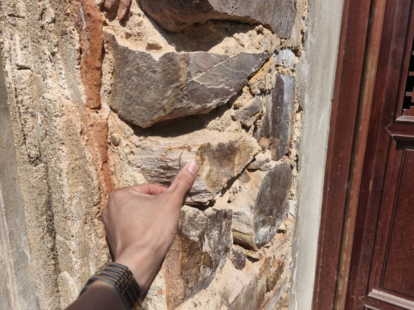 Nhà thờ đá Tùng Sơn lưu giữ nhiều thánh tích từ Công giáo Rôma