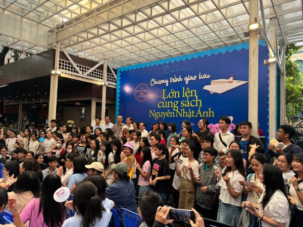 Nhà văn Nguyễn Nhật Ánh Nhà văn Nguyễn Nhật Ánh