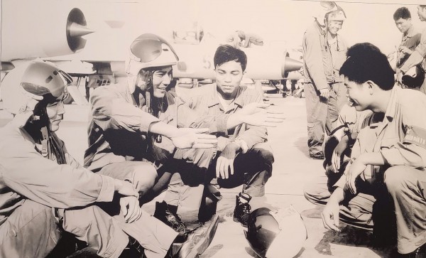 Nhớ 30.4 qua ảnh của nghệ sĩ Lâm Hồng Long, Đoàn Công Tính