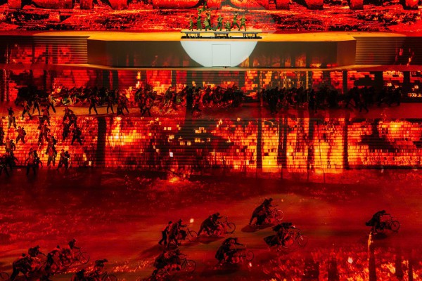 Những hình ảnh hoành tráng của chương trình nghệ thuật đặc biệt thu hút 20 ngàn khán giả