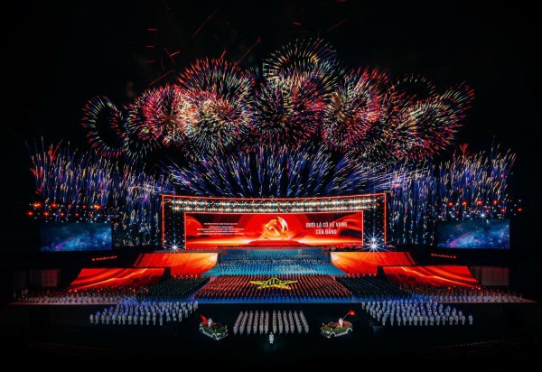 Những hình ảnh hoành tráng của chương trình nghệ thuật đặc biệt thu hút 20 ngàn khán giả