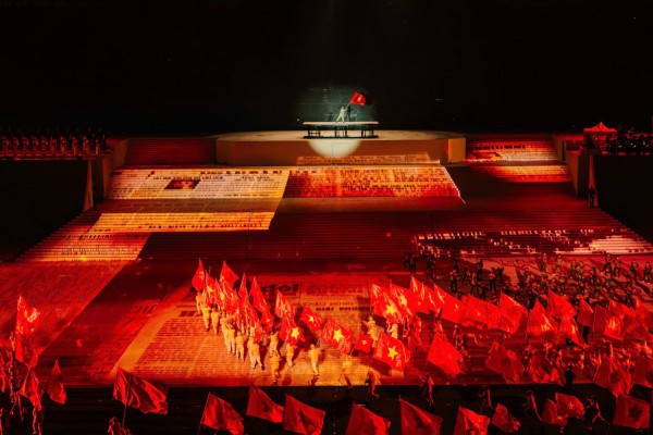 Những hình ảnh hoành tráng của chương trình nghệ thuật đặc biệt thu hút 20 ngàn khán giả