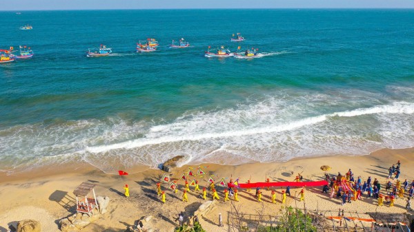 Những ngôi làng tuyệt đẹp ven biển: Nhơn Lý - trăm năm giữ lễ cầu ngư Những ngôi làng tuyệt đẹp ven biển: Nhơn Lý - trăm năm giữ lễ cầu ngư