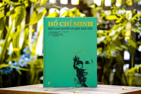 Những người bạn Ý viết về Bác Hồ