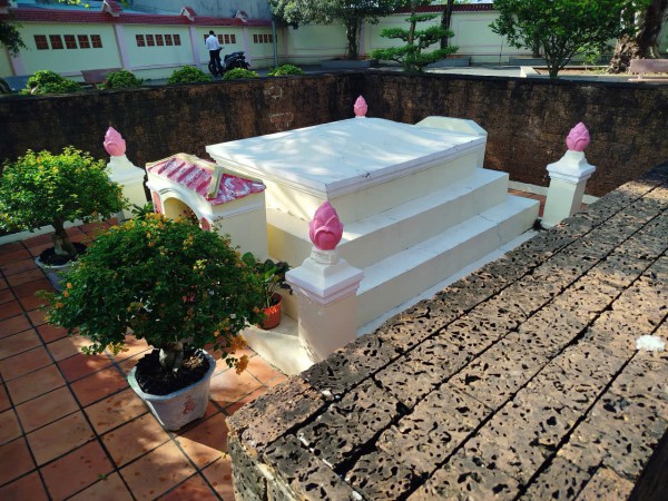 Những Những