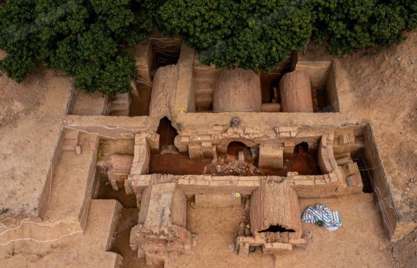 Phát hiện ngôi mộ cổ gần 2.000 năm ở Quảng Ninh