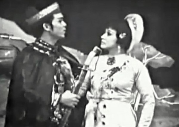 Phục chế màu và phát sóng vở 