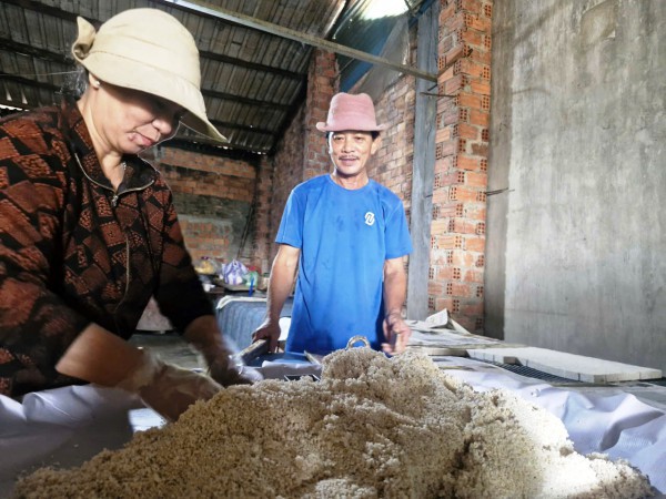 Tết về với bánh nổ Tân Thọ