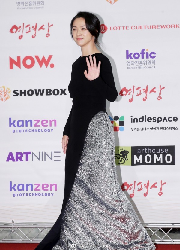 Thang Duy được bình chọn là nghệ sĩ xuất sắc nhất Hàn Quốc trong năm