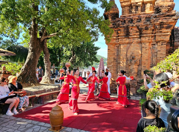 Tháp Bà Ponagar của tỉnh Khánh Hòa nhận bằng xếp hạng di tích quốc gia đặc biệt