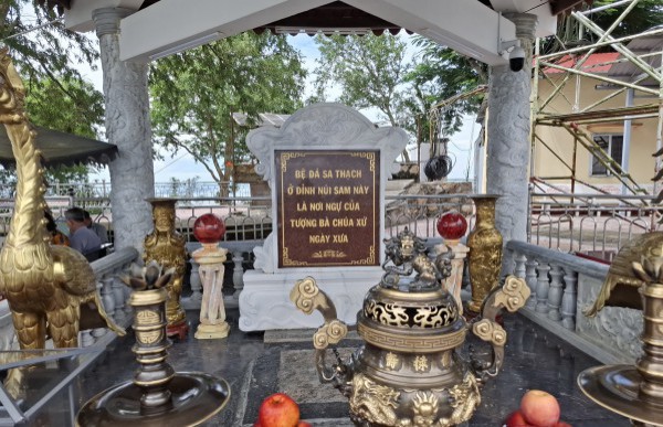 Thất Sơn huyền bí: Dấu xưa cụ Nghè ở Núi Sam Thất Sơn huyền bí: Dấu xưa cụ Nghè ở Núi Sam