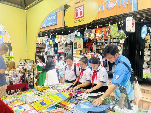 Tìm cách khơi thông dòng chảy văn hóa đọc