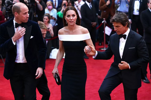 Tom Cruise và mối quan hệ thân thiết với hoàng gia Anh Tom Cruise và mối quan hệ thân thiết với hoàng gia Anh