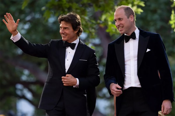 Tom Cruise và mối quan hệ thân thiết với hoàng gia Anh Tom Cruise và mối quan hệ thân thiết với hoàng gia Anh