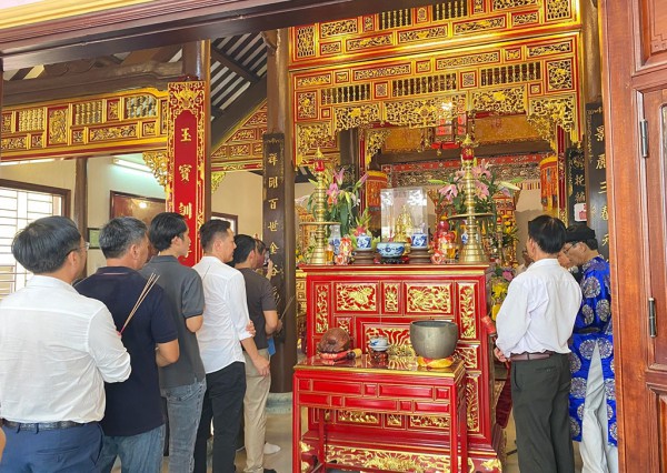 Trăm năm đất tổ kim hoàn: Từ đường độc nhất vô nhị