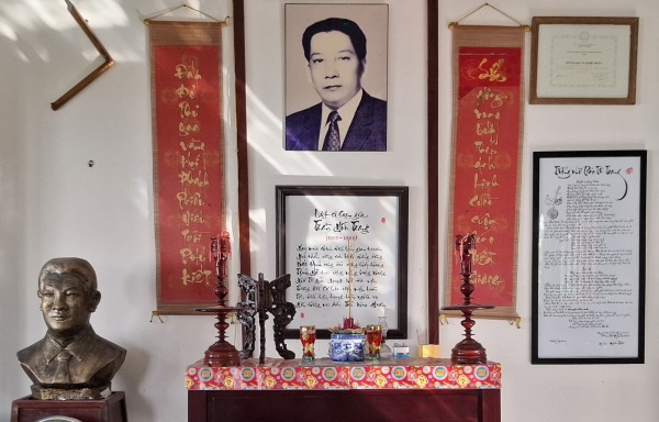 Trần Hữu Trang, thư ký chép tuồng thành soạn giả nổi tiếng Trần Hữu Trang, thư ký chép tuồng thành soạn giả nổi tiếng