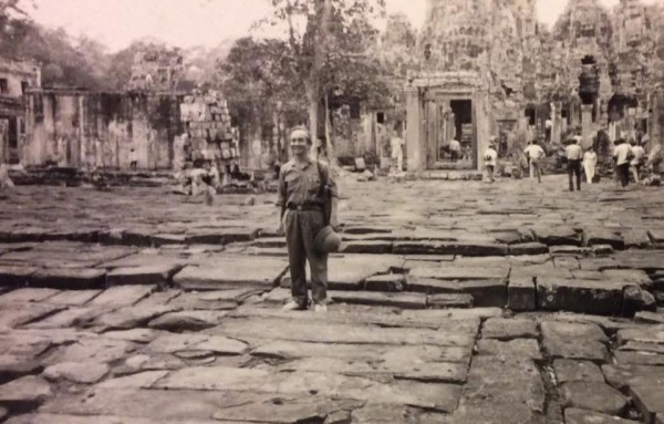 Triển lãm 700 tác phẩm của họa sĩ Huỳnh Phương Đông Triển lãm 700 tác phẩm của họa sĩ Huỳnh Phương Đông