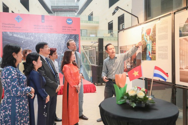 Triển lãm ảnh tác động biến đổi khí hậu tại Campuchia, Lào, Thái Lan, Việt Nam