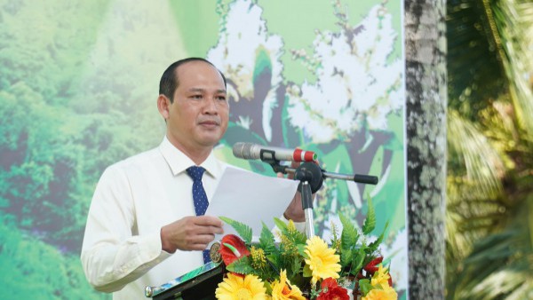 Trình diễn chế biến lẩu mắm lớn nhất Việt Nam tại ngày hội "Hương rừng U minh" Trình diễn chế biến lẩu mắm lớn nhất Việt Nam tại ngày hội "Hương rừng U minh"