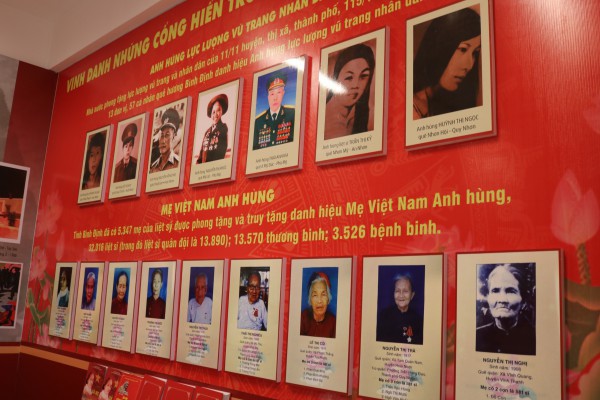 Trưng bày 1.000 tư liệu kỷ niệm 50 năm ngày giải phóng tỉnh Bình Định Trưng bày 1.000 tư liệu kỷ niệm 50 năm ngày giải phóng tỉnh Bình Định