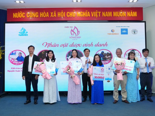 Từ cô giáo vùng đất mặn đến nhân vật truyền cảm hứng 