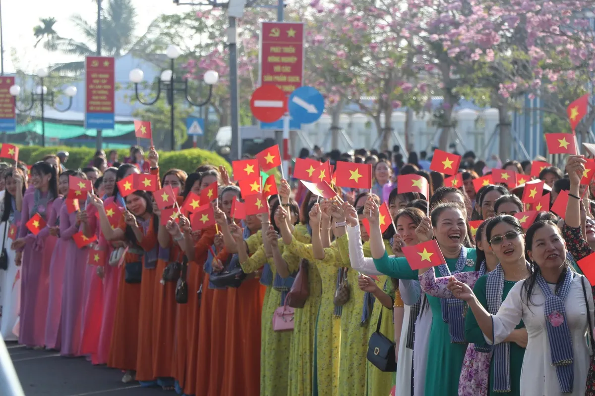 Tuần lễ Hoa kèn hồng Sóc Trăng: Điểm nhấn về với miệt vườn