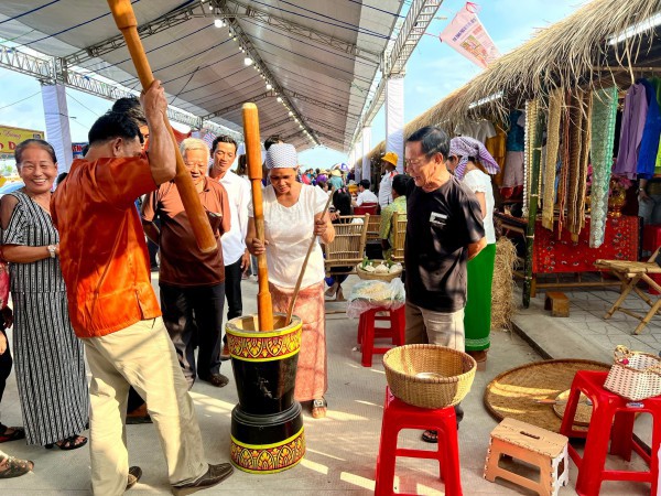 Tuần lễ Hoa kèn hồng Sóc Trăng: Điểm nhấn về với miệt vườn