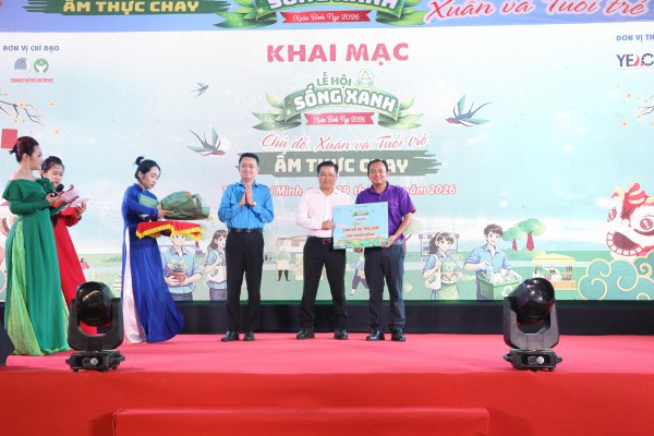 Tưng bừng khai hội 