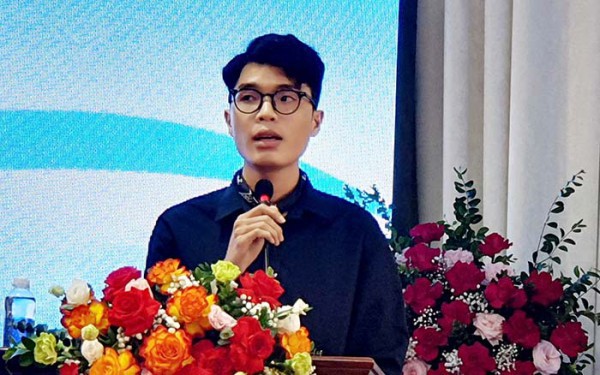 Văn chương Việt trong vòng xoáy AI