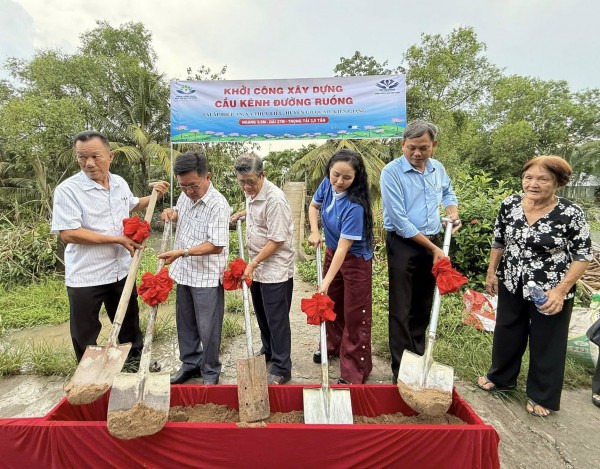 Vòng tay yêu thương, tương trợ những mảnh đời khó khăn Vòng tay yêu thương, tương trợ những mảnh đời khó khăn