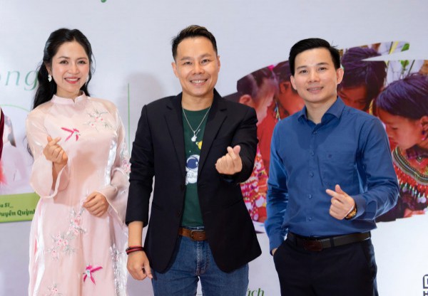 Đại sứ văn hóa đọc Trung Nghĩa, ca sĩ Duyên Quỳnh đồng hành với 