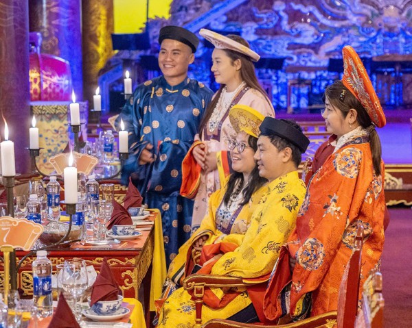 Đánh thức hoàng cung huyền ảo