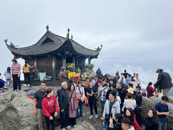 Đề xuất bỏ phí tham quan Yên Tử trong 3 năm