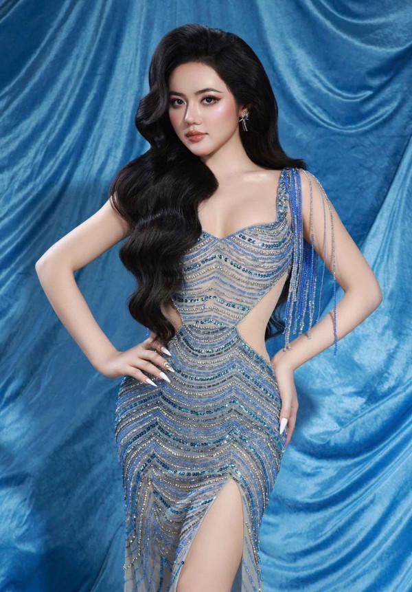 Đề xuất tước vương miện nếu Hoa hậu Quốc dân Việt Nam quảng cáo lố Đề xuất tước vương miện nếu Hoa hậu Quốc dân Việt Nam quảng cáo lố