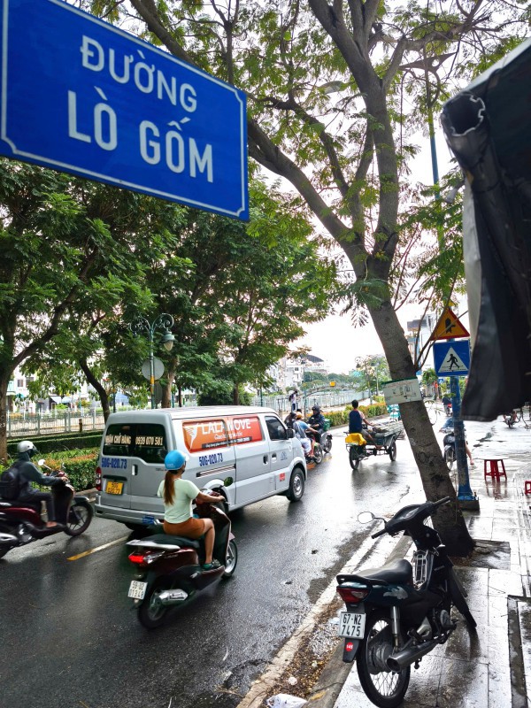 Địa danh Lò Gốm: 