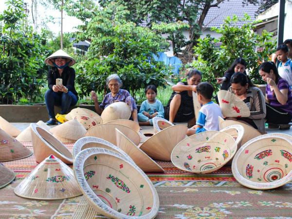 Độc đáo di sản văn hóa phi vật thể: Làng nón ngựa hơn 200 tuổi Độc đáo di sản văn hóa phi vật thể: Làng nón ngựa hơn 200 tuổi