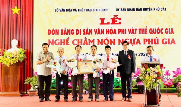 Độc đáo di sản văn hóa phi vật thể: Làng nón ngựa hơn 200 tuổi Độc đáo di sản văn hóa phi vật thể: Làng nón ngựa hơn 200 tuổi