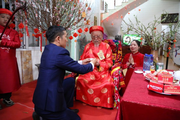 Độc đáo lễ hội Tiên Công: Con rể quỳ đón mừng bố vợ thượng thọ