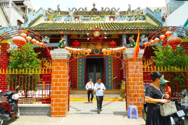 Độc đáo ngôi chùa cổ gần 130 năm tuổi ở bến Ninh Kiều