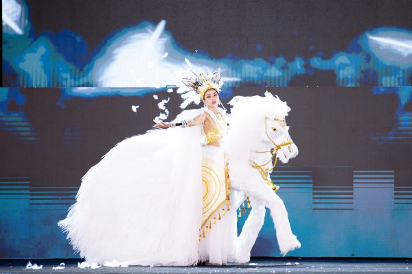 Độc lạ những màn trình diễn National Costume ở Miss Grand Vietnam 2024