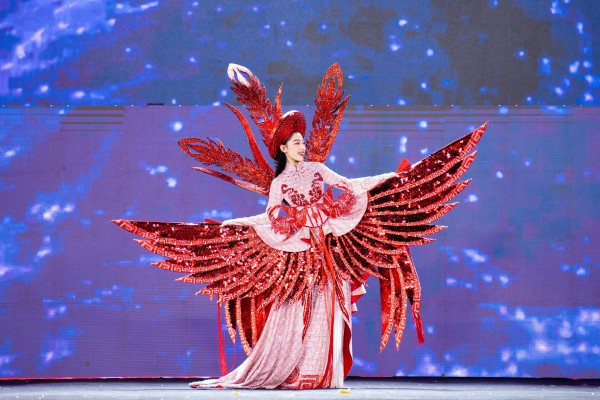 Độc lạ những màn trình diễn National Costume ở Miss Grand Vietnam 2024