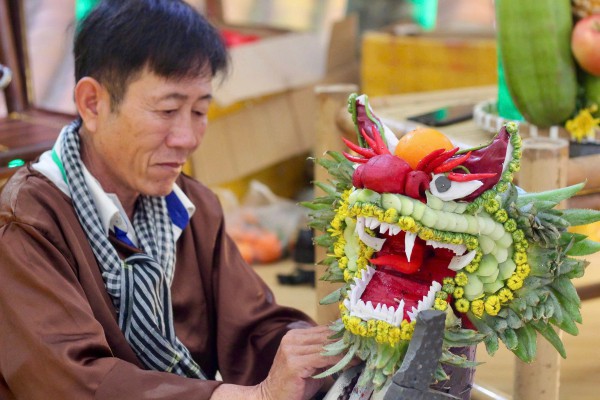 Độc lạ những tác phẩm nghệ thuật tỉa từ trái cây