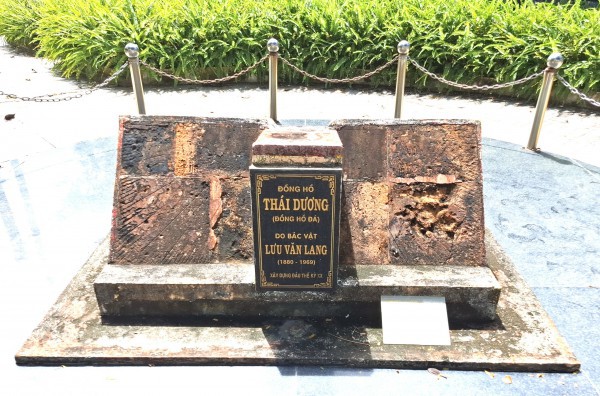 Đồng hồ đá độc nhất Việt Nam