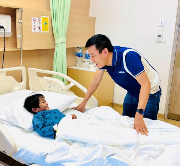 ”Ông bụt” viết chuyện cổ tích giữa đại ngàn