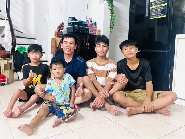 ”Ông bụt” viết chuyện cổ tích giữa đại ngàn