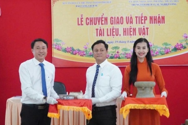 Bảo tàng Lịch sử TP.Huế tiếp nhận thêm hơn 1.400 tư liệu, hiện vật Bảo tàng Lịch sử TP.Huế tiếp nhận thêm hơn 1.400 tư liệu, hiện vật
